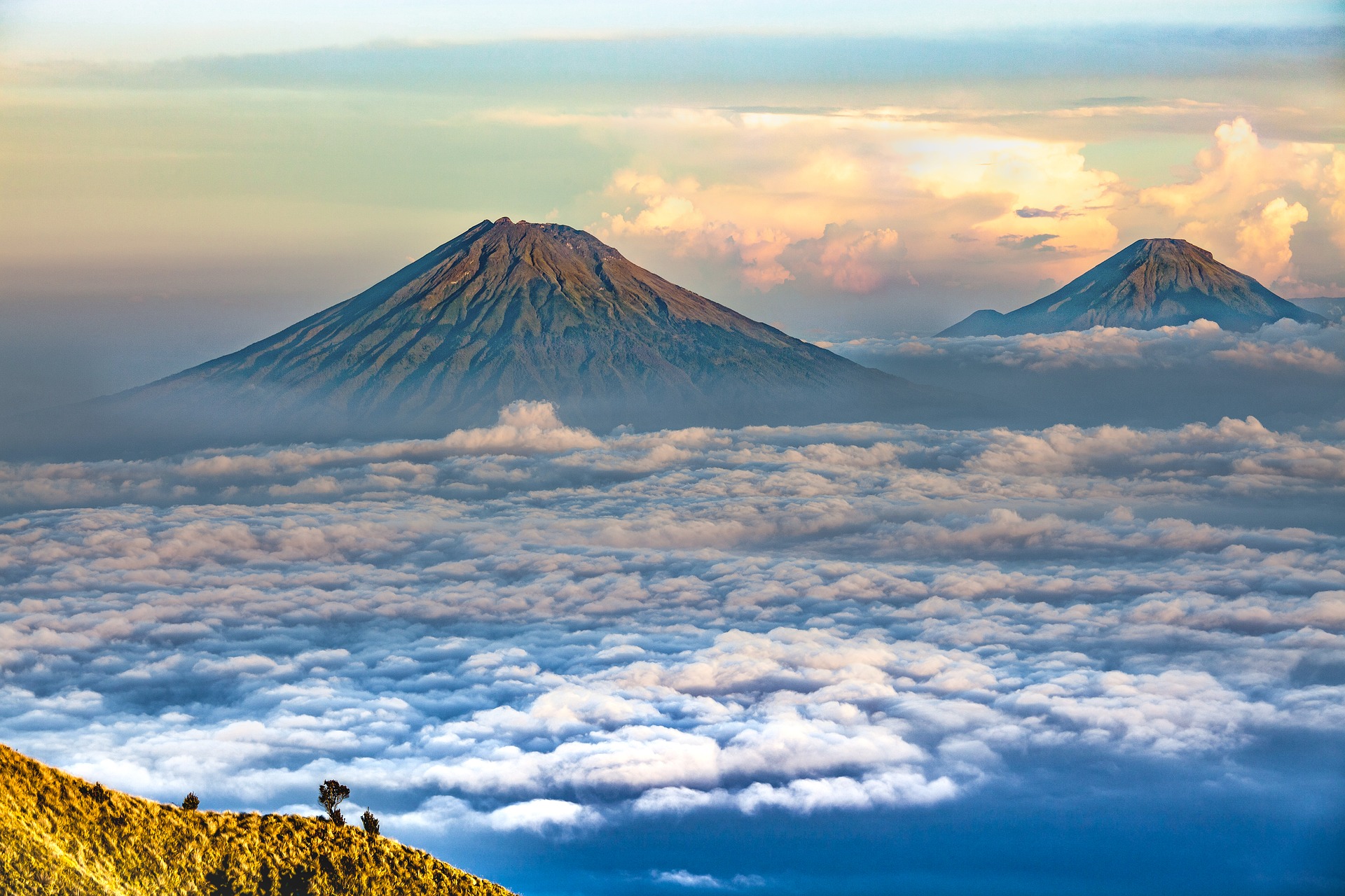 10 Mitos Gunung Sindoro Paling Seram Masih Menjadi Misteri