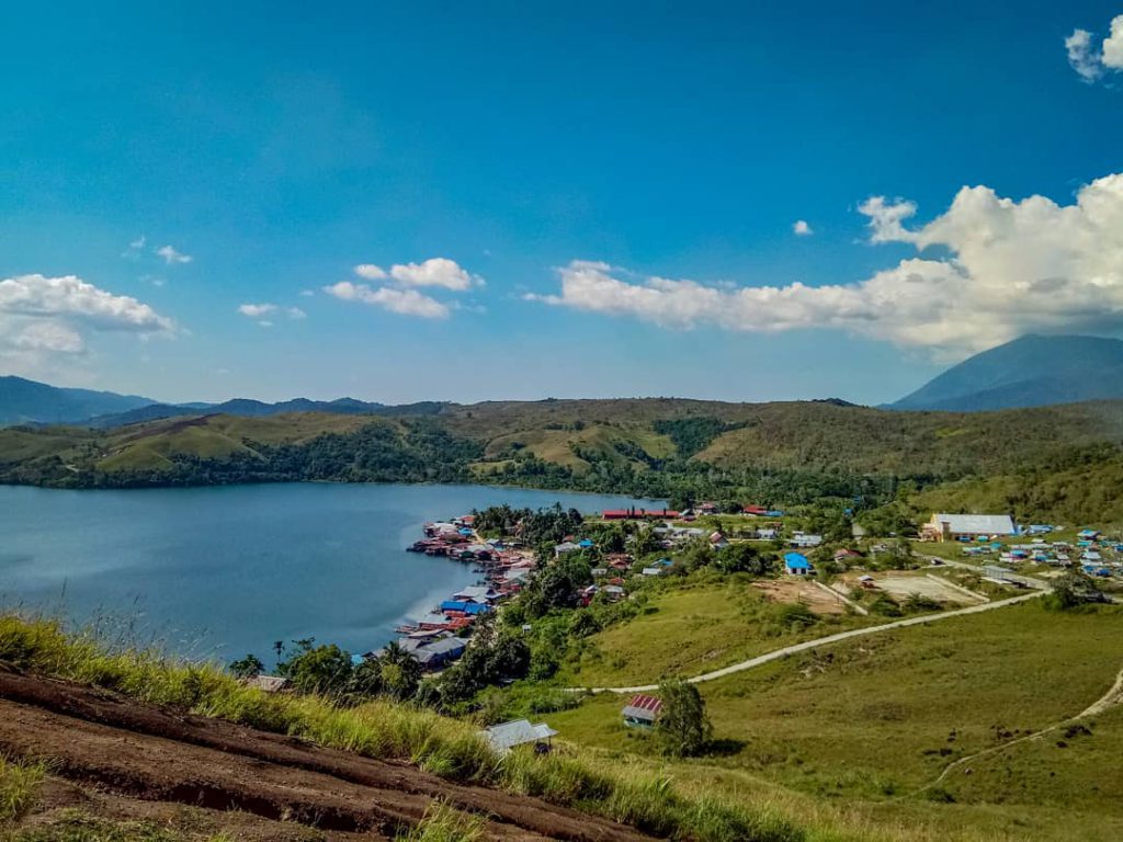 danau sentani papua