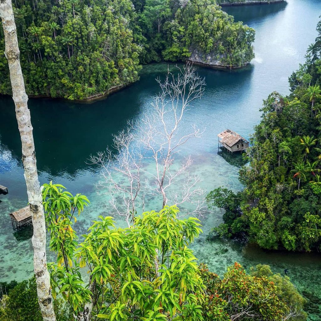 kabui bay raja ampat