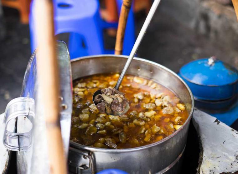 gulai tikungan blok m street food jakarta